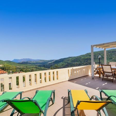 4-Bedroom Topolia House Εξωτερικό φωτογραφία