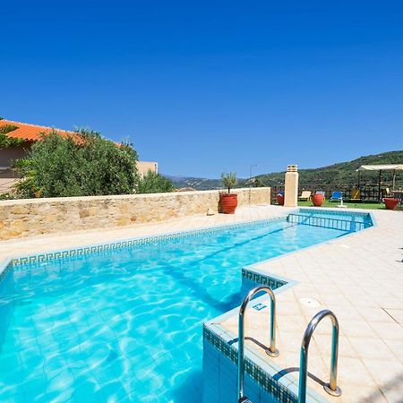 4-Bedroom Topolia House Εξωτερικό φωτογραφία