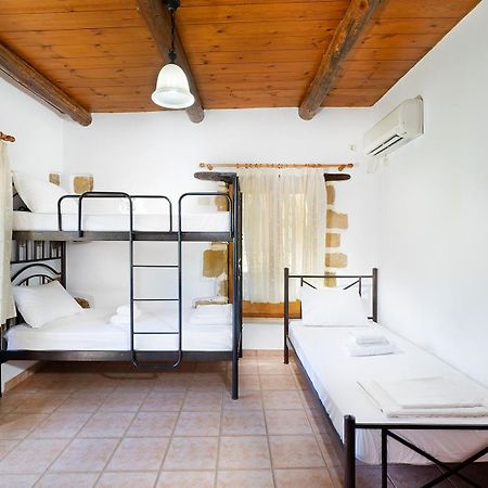 4-Bedroom Topolia House Εξωτερικό φωτογραφία