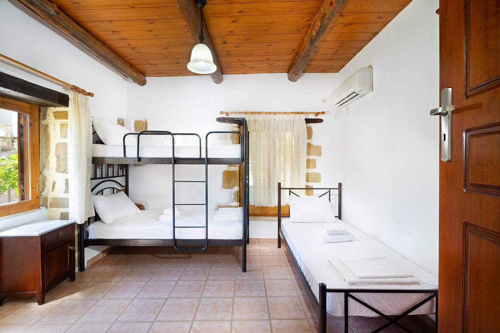 4-Bedroom Topolia House Εξωτερικό φωτογραφία
