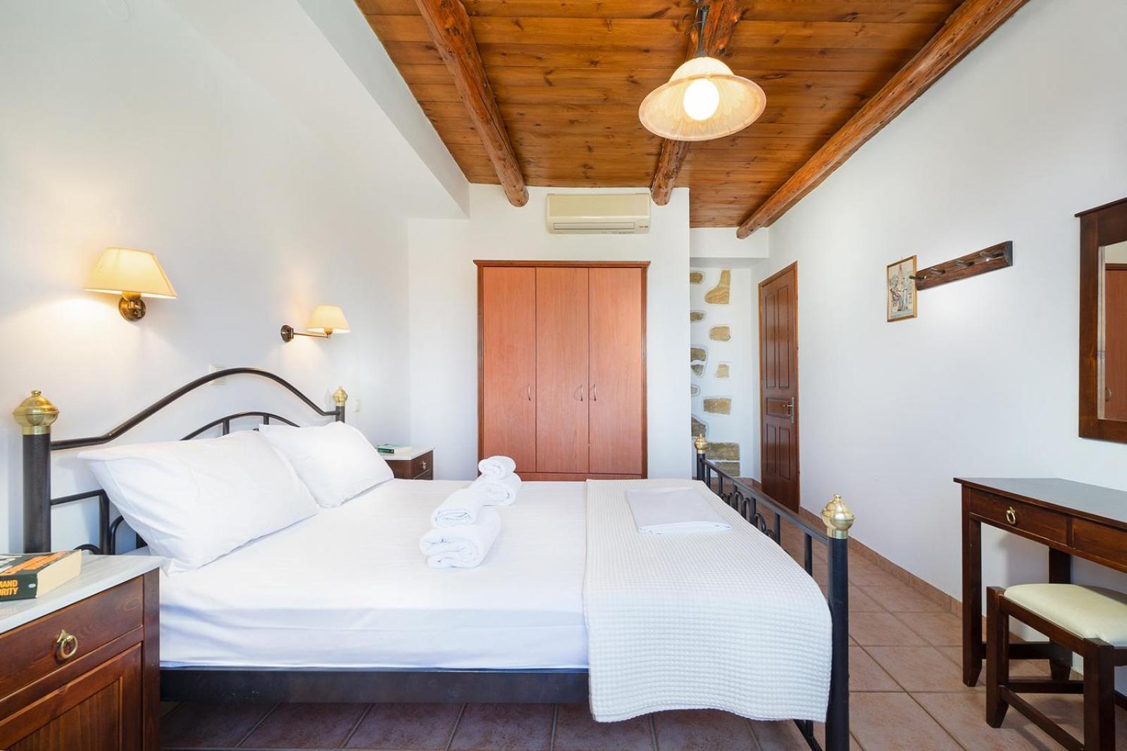 4-Bedroom Topolia House Εξωτερικό φωτογραφία