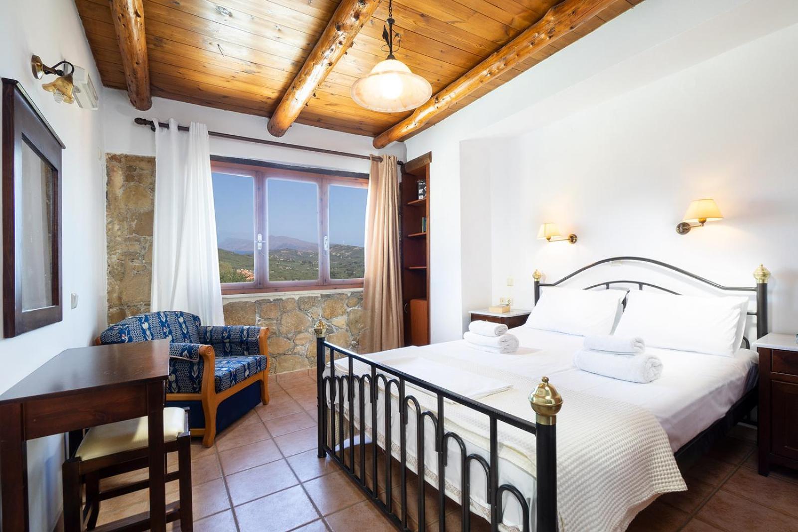 4-Bedroom Topolia House Εξωτερικό φωτογραφία
